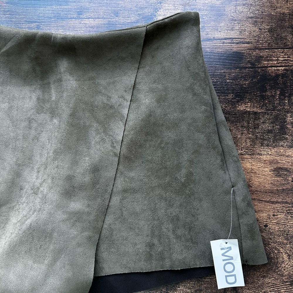 Mod Olive Skirt/Skort NWT Medium - Picture 13 of 13